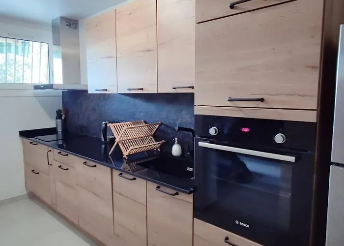 Rez De Villa, Et Sa Terrasse A Apartment *